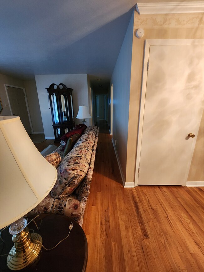 Foto del edificio - 518 E Walton Ave