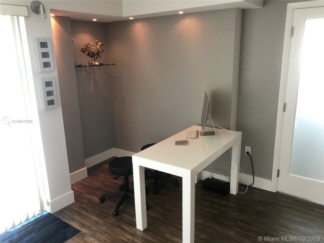 Foto del edificio - 5735 SW 72nd St