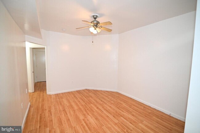 Foto del edificio - 646 Orleans Pl NE