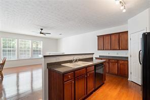 Building Photo - 5309 Paramount View Way NE