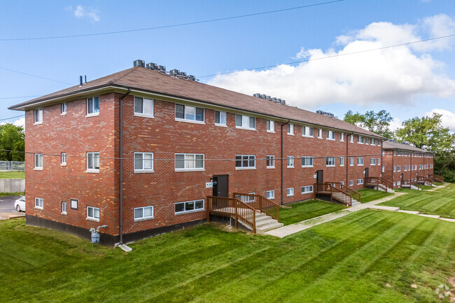 Building View - Forest Court Apartment Homes