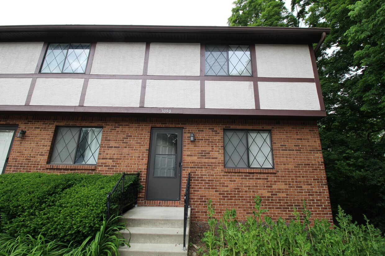 Primary Photo - 3090 Highcliff Ct