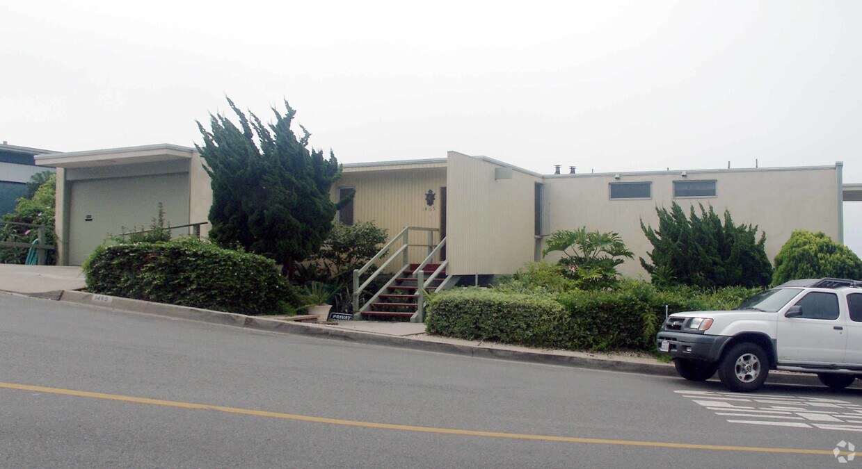 Foto del edificio - 1465 Hillcrest Dr