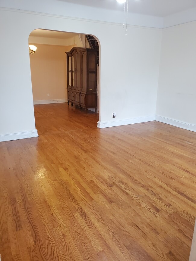 Building Photo - 3124 Avenue R