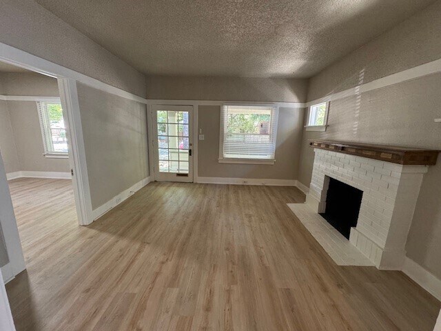 Foto del edificio - 2bd/1ba updated Midtown home