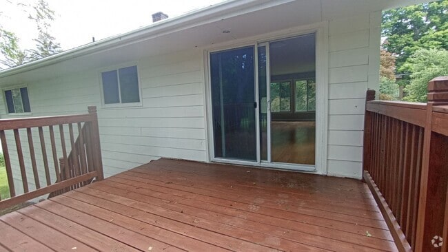 Building Photo - 5 Lango Rd