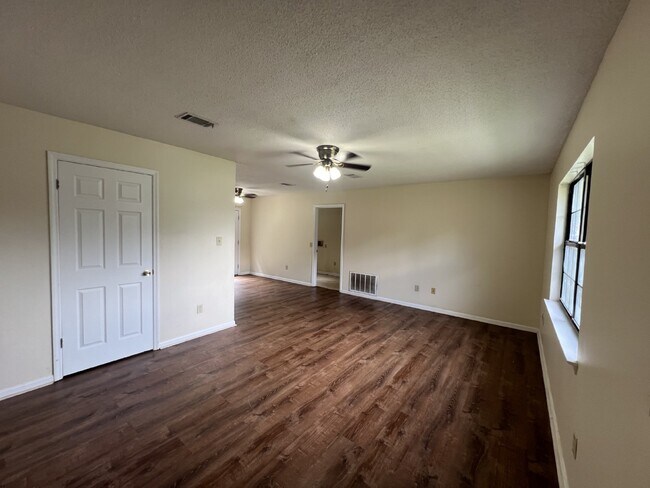 Building Photo - Home for Rent