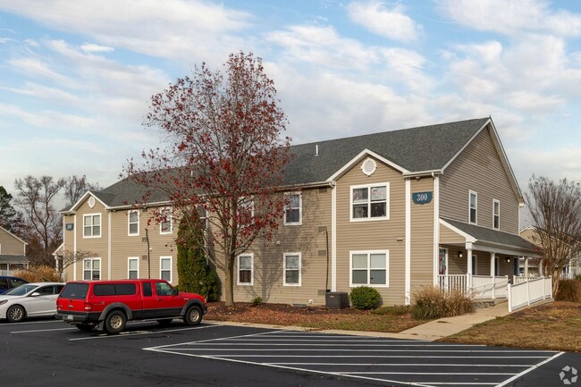 Interior Photo - Greenwood Pointe