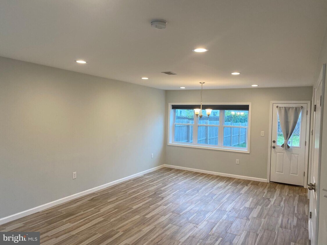 Foto principal - 28 Wentworth Ln