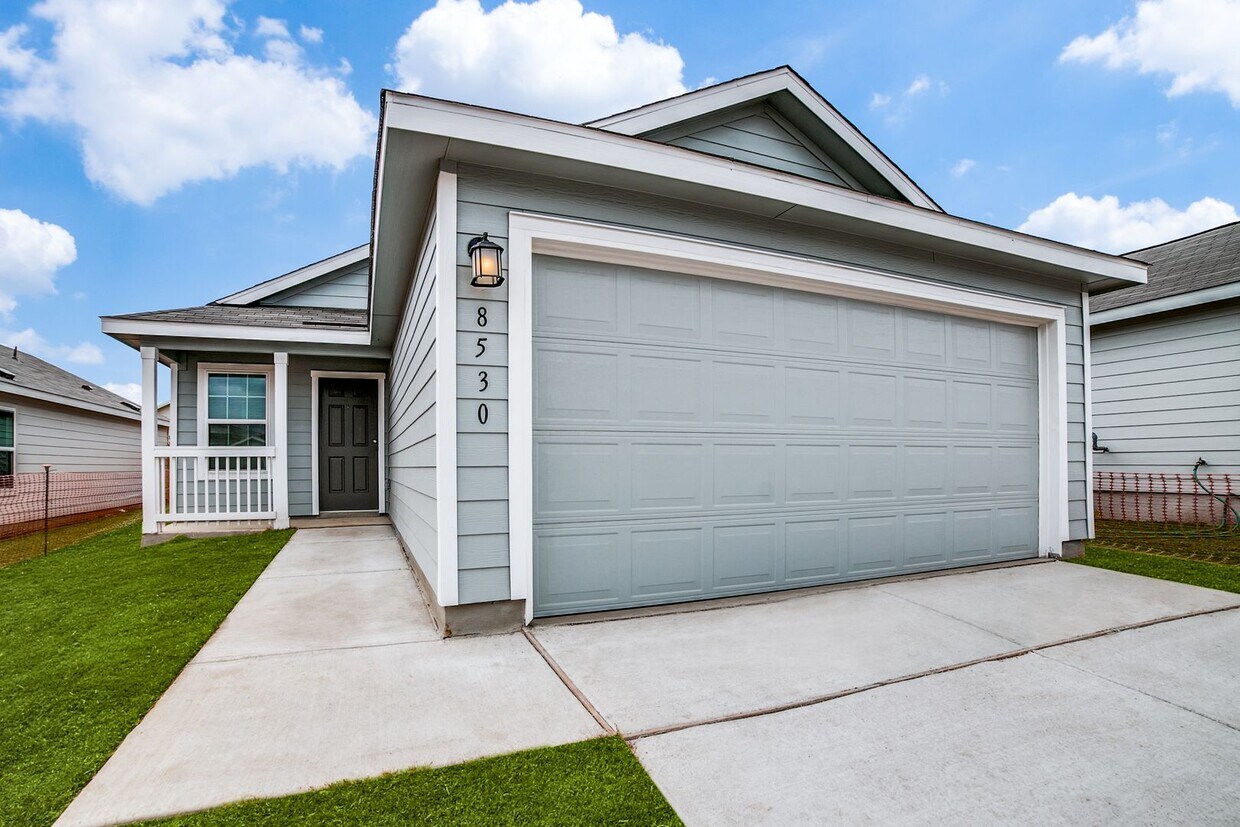 Primary Photo - 3 Bedroom and 2 Bathroom home located in C...