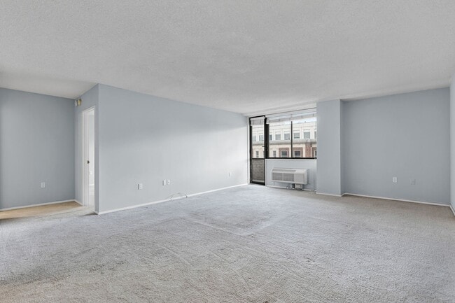 Building Photo - Dupont Condo | 1 Bed | 1 Bath | 780 Sf | Private Balcony | Parking Rental Available at Additional...