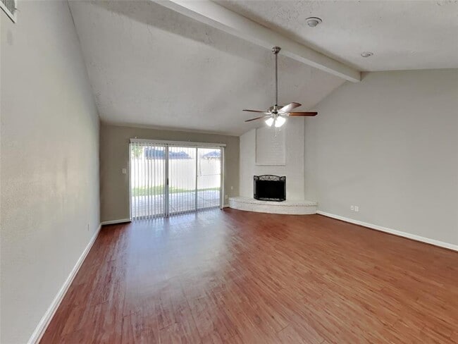 Foto del edificio - 16642 Gaelic Ln