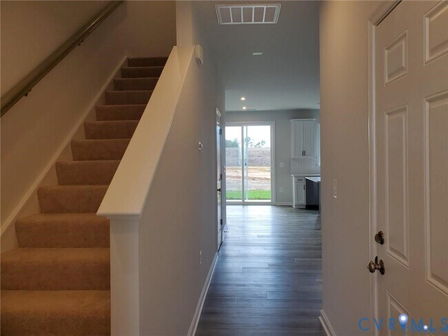 Foto del edificio - 547 McCormick Farm Pl