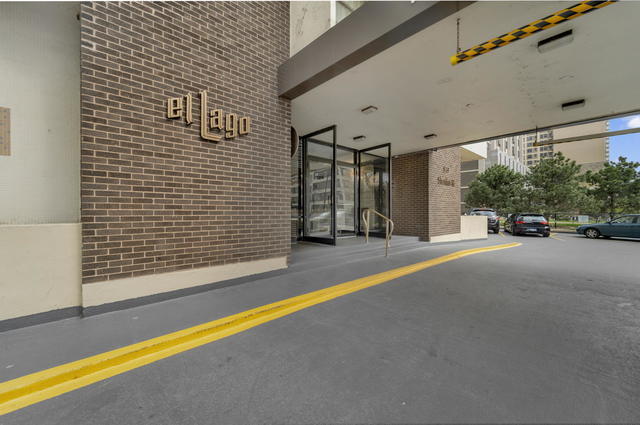 Building Photo - 6157 N Sheridan Rd
