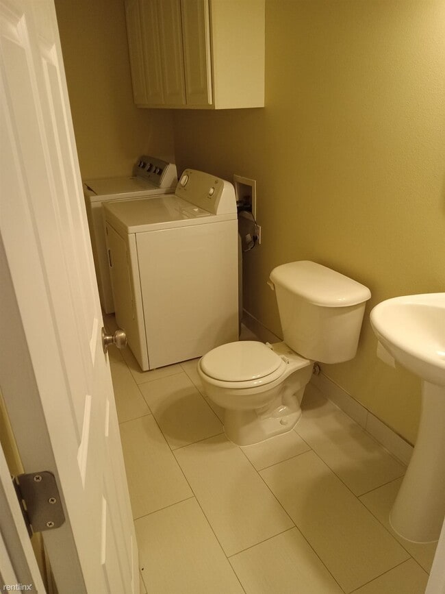 Building Photo - 3 br, 2.5 bath Duplex - 10210 Park Avenue ...