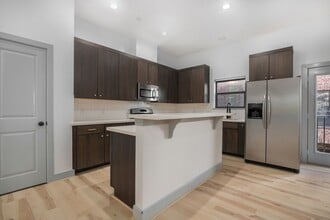 Building Photo - 2422 Navigation Blvd