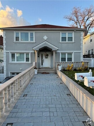 Building Photo - 25 Stevens Ave