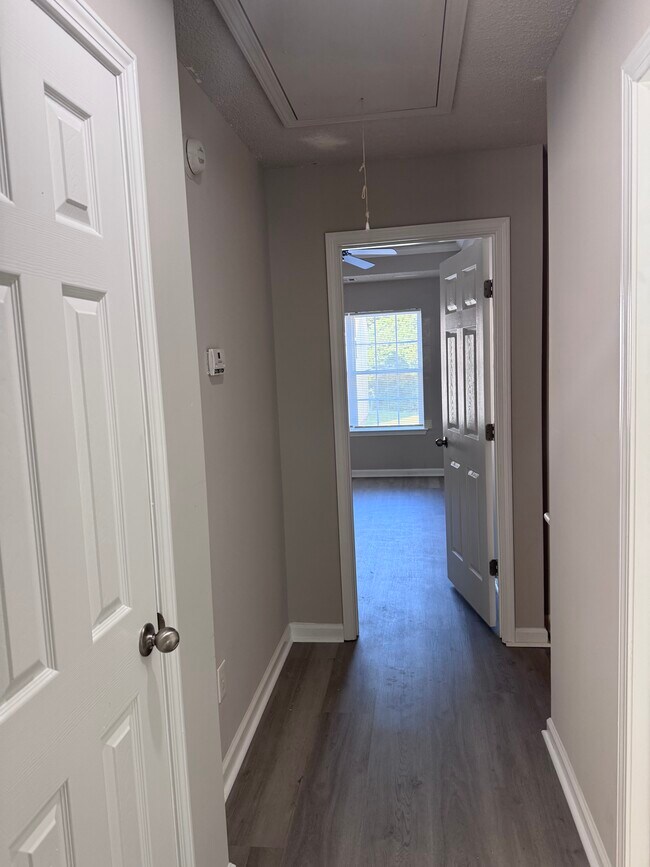 Building Photo - 224 Shenandoah Dr