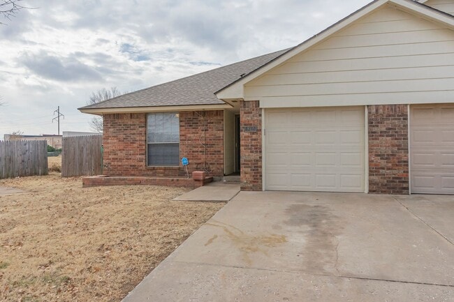 Building Photo - 810 Delmar Cir