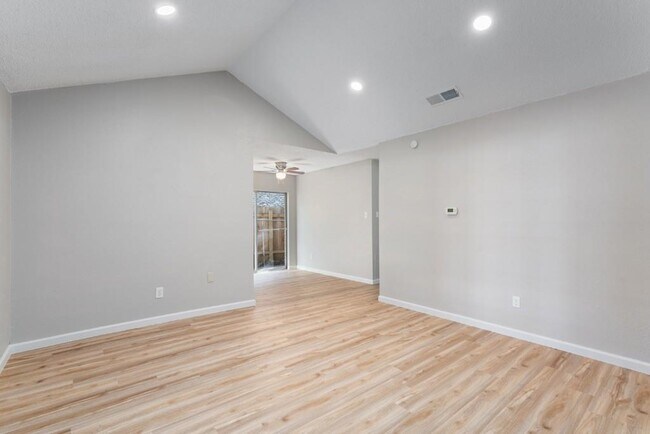 Foto del edificio - 10503 Little Pebble Dr