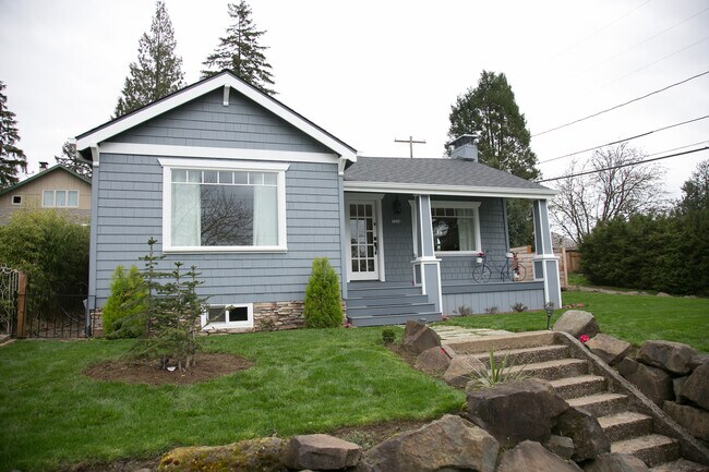 Foto del edificio - Charming Multnomah Village Remodeled Cottage