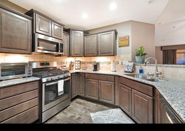 Building Photo - FULLY FURNISHED Northgate 3 Bed & Office near AFA