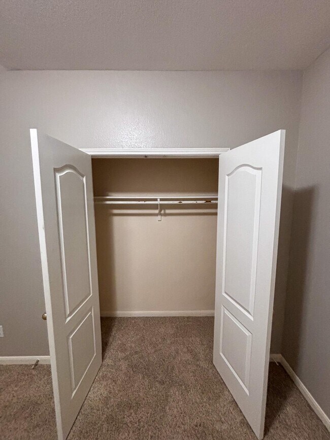 Room Closet - 521 Small Cedar Dr