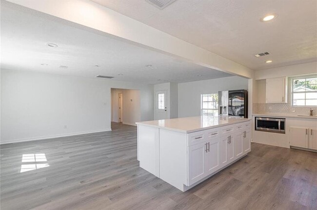 Foto del edificio - 11034 Ledford Ln