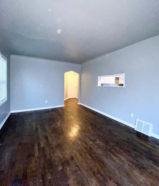 Foto del edificio - 11831 Beaconsfield St