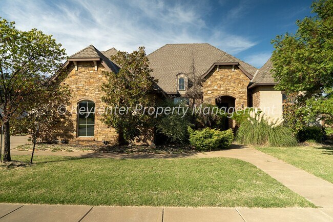 Foto del edificio - Don’t Miss This Stunning 4 Bed, 4 Bath Dre...