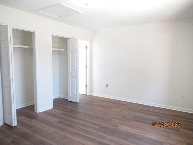 Foto del edificio - Newly Renovated- 2 bedroom, 2 bathroom apartment-Willow Run Apartments