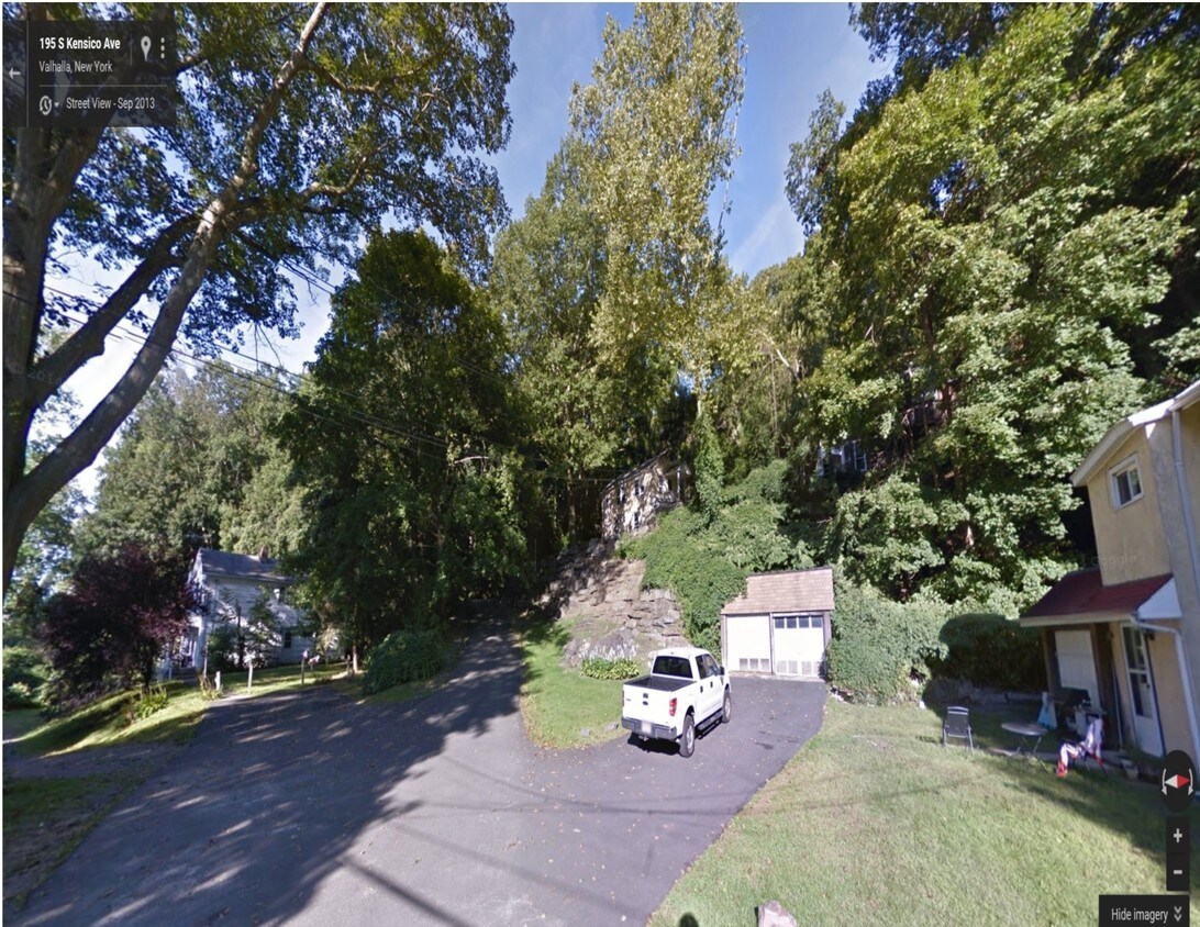 Primary Photo - 135-145 S Kensico Ave