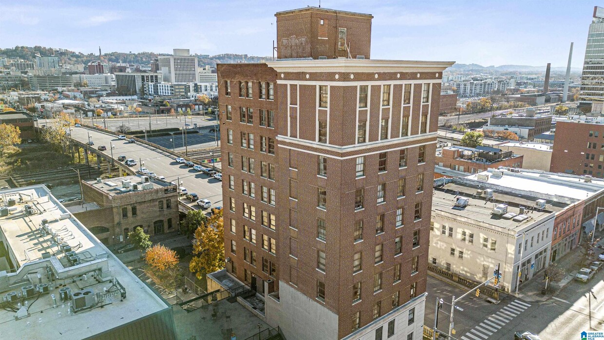 Primary Photo - 2201 1st Ave N