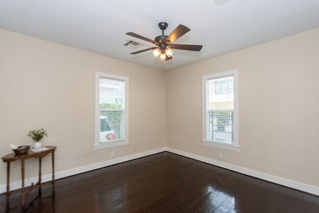Foto del edificio - 3909 Barnes St
