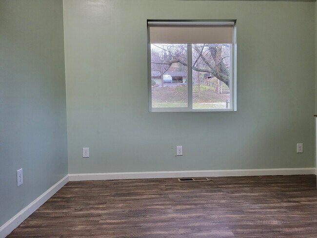 Foto del edificio - 26801 Columbia Way