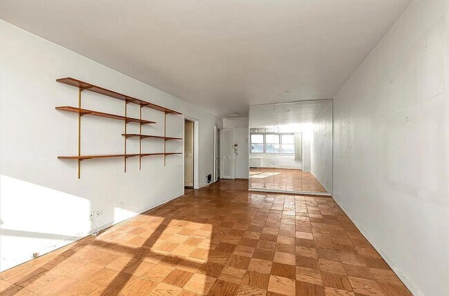 Foto del edificio - 10210 66th Rd - APT 15G