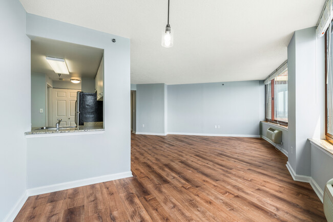 Spacious Living Room - 100 Old Palisade Rd