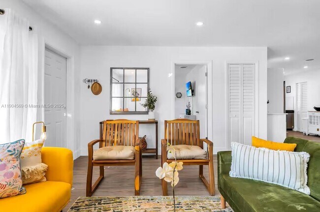 Foto del edificio - 9134 Reed Dr