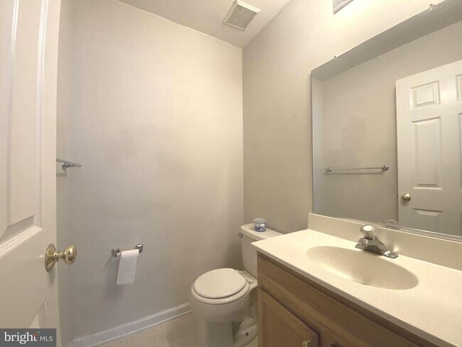 Foto del edificio - 234 Larkspur Ln
