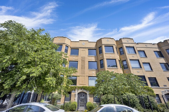 Building Photo - 3106 W Lyndale St