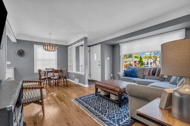 Foto del edificio - 3711 Normandy Rd