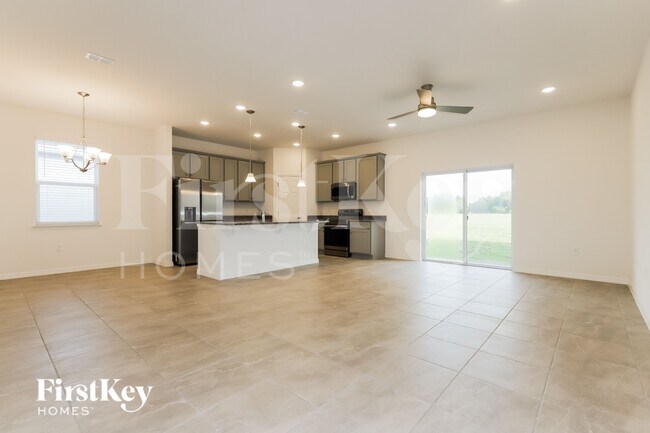 Foto del edificio - 620 Crown Rose Dr