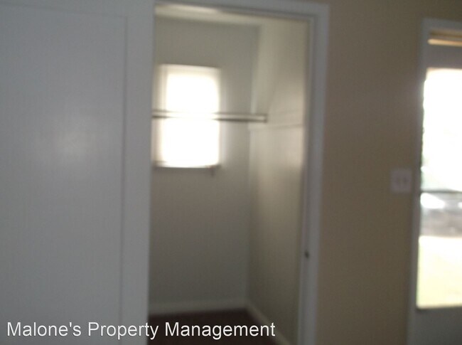 Building Photo - 1 br, 1 bath House - 521 E Hamron