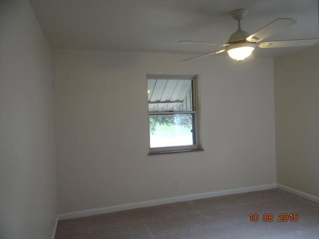 Building Photo - 5930-6413 Cheviot Rd