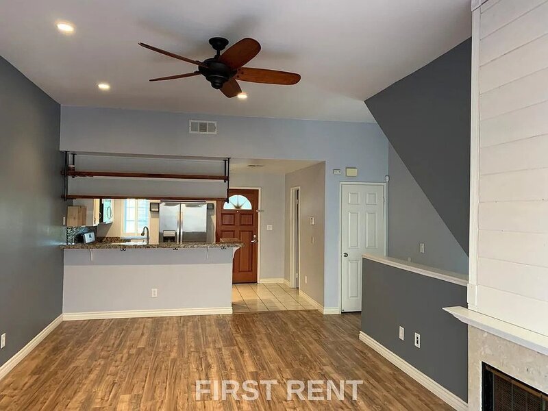 9290 Towne Centre Dr Unit 84 1, San Diego, CA 92121 Condo for Rent