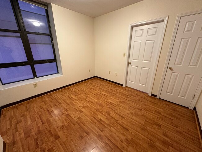 Foto del edificio - 79 Essex St