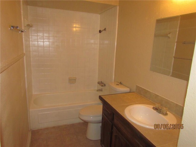 Foto del edificio - 302 Candlewood Ln