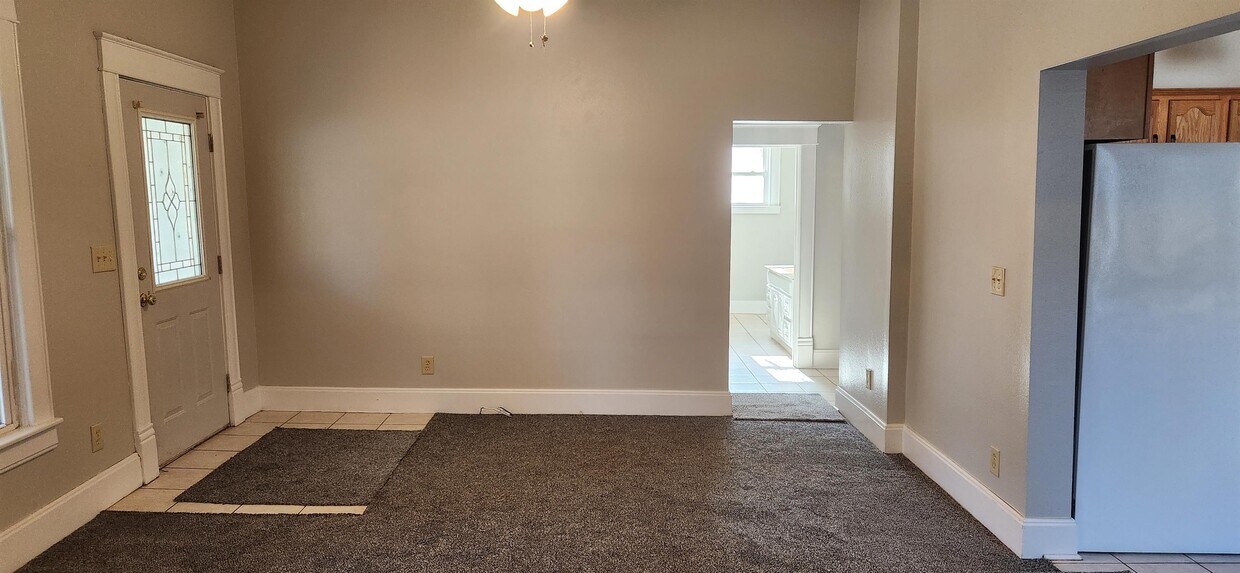 Foto principal - 817 S Newton Ave