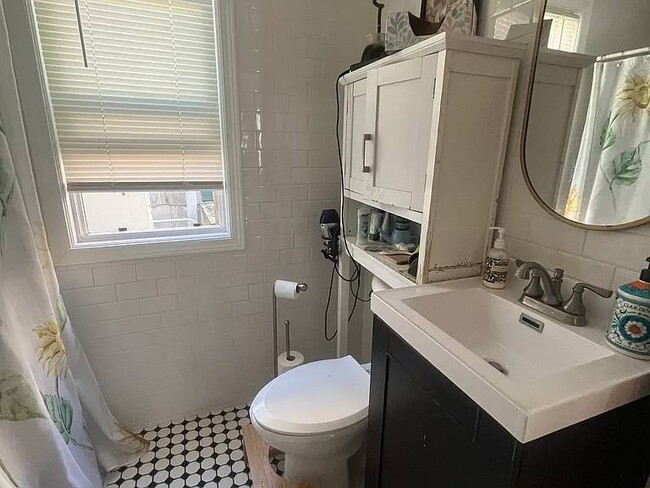 Building Photo - 800 E Pearson St