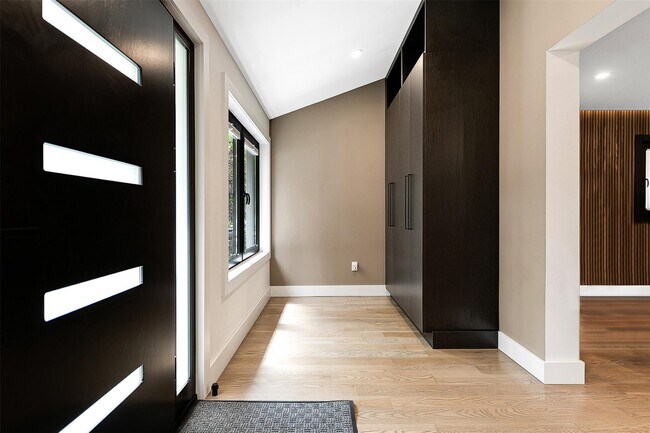 Foto del edificio - 71-31 Loubet St